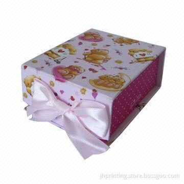 Magnetic Gift Box with Ribbon, Made of Stiff Cardboard, OEM Orders Accepted